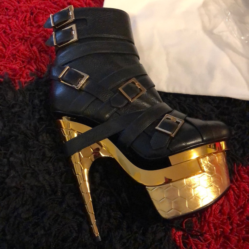 Versace Triple Platform Booties Boots 39 NIB